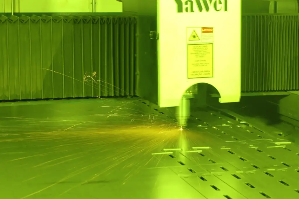 Corte a Laser de Chapas Faísca